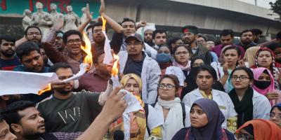 রাজধানীতে ট্রেইনি চিকিৎসকদের মহাসমাবেশের ডাক