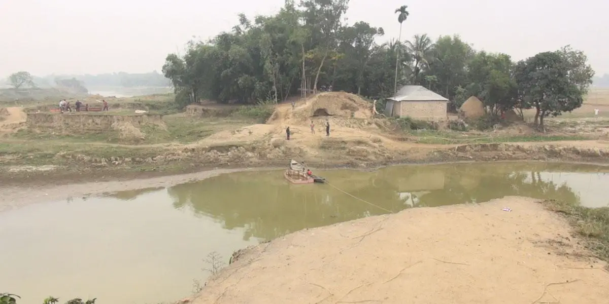 সাত মাসেও মেরামত হয়নি খোয়াই নদীর বাঁধ