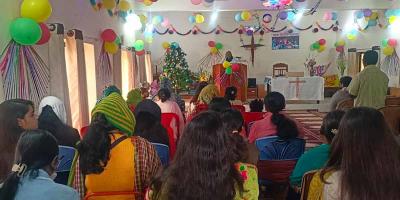 মাগুরায় উৎসাহ-উদ্দীপনার মধ্য দিয়ে উদযাপিত হচ্ছে বড়দিন