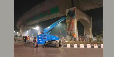 ঢাবিতে শেখ হাসিনার ‘ঘৃণাস্তম্ভের’ গ্রাফিতি মোছায় প্রতিবাদ, প্রক্টরের দুঃখ প্রকাশ