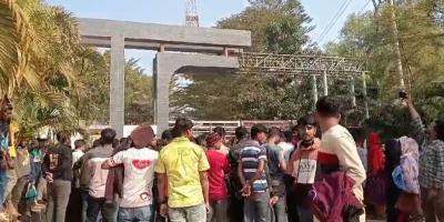 ঢাকা-ময়মনসিংহ মহাসড়ক অবরোধ করে শ্রমিকদের বিক্ষোভ