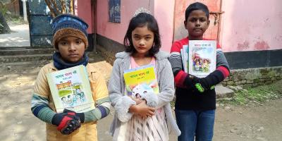 শিশুরা পেল মানসম্মত বই, খুশি শিক্ষক-অভিভাবকরা