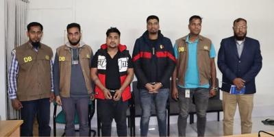 খুলনায় আগ্নেয়াস্ত্রসহ ২ শীর্ষ সন্ত্রাসী গ্রেপ্তার
