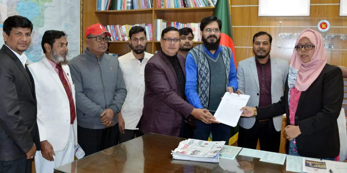 স্বরাষ্ট্র উপদেষ্টা বরাবর রাজশাহী প্রেসক্লাবের স্মারকলিপি