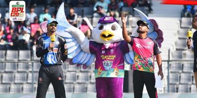 টস জিতে ফিল্ডিংয়ে রংপুর
