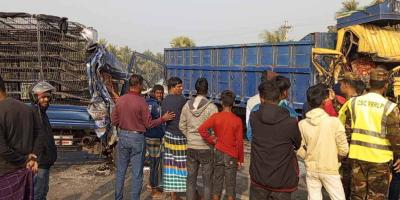 নড়াইলে ট্রাক-পিকআপ সংঘর্ষে নিহত ১