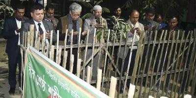 শহিদ আবু সাঈদের কবরে ৩ উপাচার্যের শ্রদ্ধা