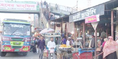 কুমিল্লায় যাত্রীছাউনি এখন ব্যবসাকেন্দ্র