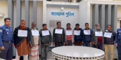 জুয়ার আসর থেকে আইনজীবী-কাউন্সিলরসহ আটক ৯