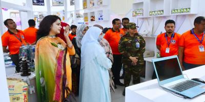 বাণিজ্যমেলায় সেনা কল্যাণ সংস্থার প্যাভিলিয়নে উপচে পড়া ভিড়