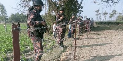 সীমান্তের শূন্যরেখায় কাঁটাতারের বেড়া নির্মাণ বিএসএফের