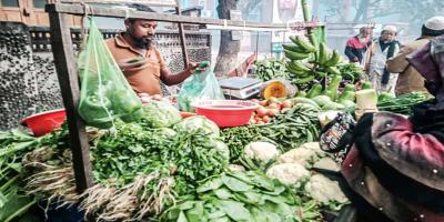 হাত বদলে সবজির দাম ছয় গুণ