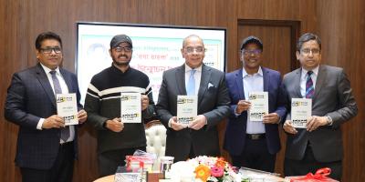 ‘বলা বাহুল্য’ বইয়ের মোড়ক উন্মোচন প্রধান বিচারপতির