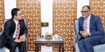 মালয়েশিয়ার সঙ্গে ভারসাম্যপূর্ণ বাণিজ্য চায় বাংলাদেশ: বাণিজ্য উপদেষ্টা