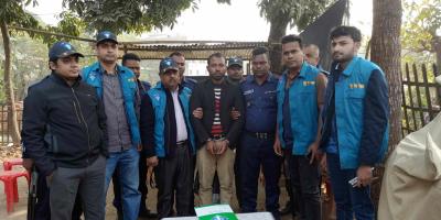ঠাকুরগাঁও পাসপোর্ট অফিসে দুদকের অভিযান, অ্যাসিস্ট্যান্ট অ্যাকাউন্টেন্ট গ্রেপ্তার