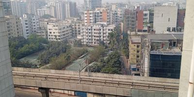 দূষণে শীর্ষে আজ ঢাকার বাতাস