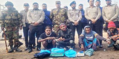 ফেনীর বেদে পল্লিতে অভিযানে গ্রেপ্তার ৪