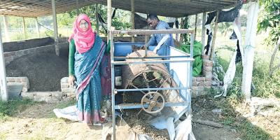 কম্পোস্ট সার উৎপাদনে সাড়া ফেলছেন সায়রা