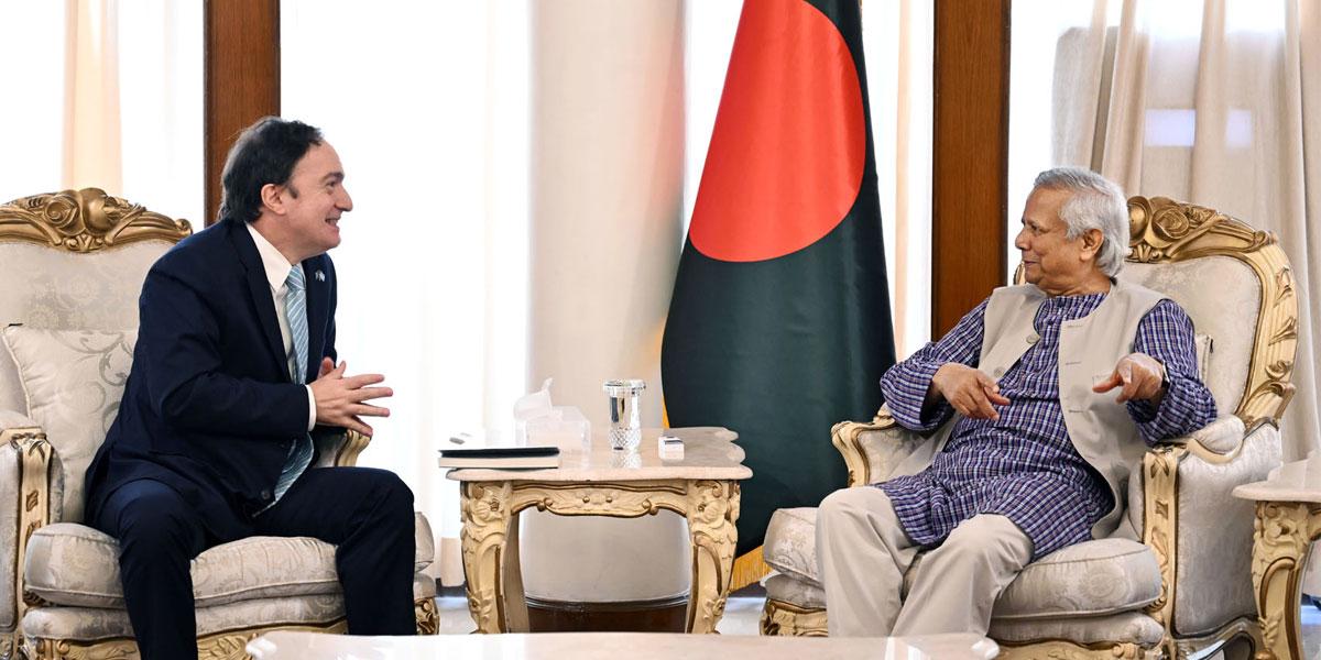 আবেগপূর্ণ সম্পর্ককে বাণিজ্যে রূপান্তরের আহ্বান প্রধান উপদেষ্টার