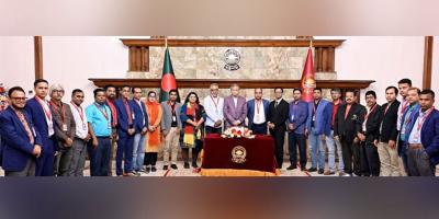 বৈষম্যহীন বাংলাদেশ গড়তে ভূমিকা রাখুন, সাংবাদিকদের রাষ্ট্রপতি