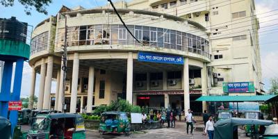 সংকটে জর্জরিত হাসপাতাল ভোগান্তিতে রোগীরা