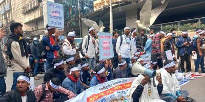 কারওয়ান বাজার ছেড়ে রমনায় অবরোধ মালয়েশিয়া যেতে না পারা কর্মীদের