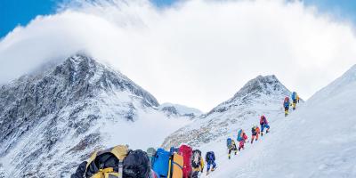 পর্বতারোহীদের রেজিস্ট্রেশন ফি বাড়াল নেপাল