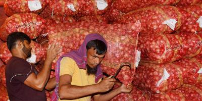 খুচরা বাজারে কমছে পেঁয়াজের দাম
