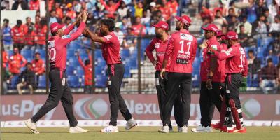 টস জিতে ফিল্ডিংয়ে বরিশাল