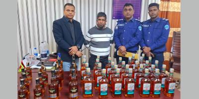 বিপুল পরিমাণ বিদেশি মদসহ গ্রেপ্তার ১
