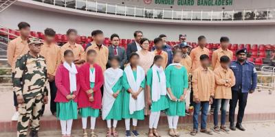 বেনাপোল দিয়ে ফিরলেন ভারতে পাচার হওয়া ১৬ কিশোর-কিশোরী