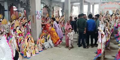 গোপালগঞ্জে শতাধিক জায়গায় সরস্বতী প্রতিমার হাট