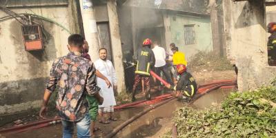 নরসিংদীতে টেক্সটাইল মিলের আগুন নিয়ন্ত্রণে, ব্যাপক ক্ষতির আশঙ্কা