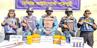 টেকনাফে বিপুল পরিমাণ মাদক জব্দ