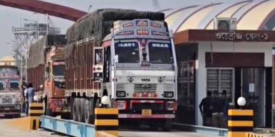 বেনাপোল বন্দর দিয়ে অনির্দিষ্টকালের জন্য ফল আমদানি বন্ধ
