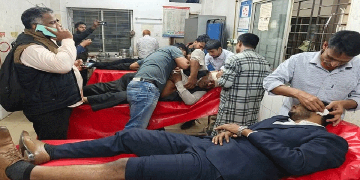 লক্ষ্মীপুরে সাংবাদিকদের ওপর হামলার ঘটনায় গ্রেপ্তার ৩