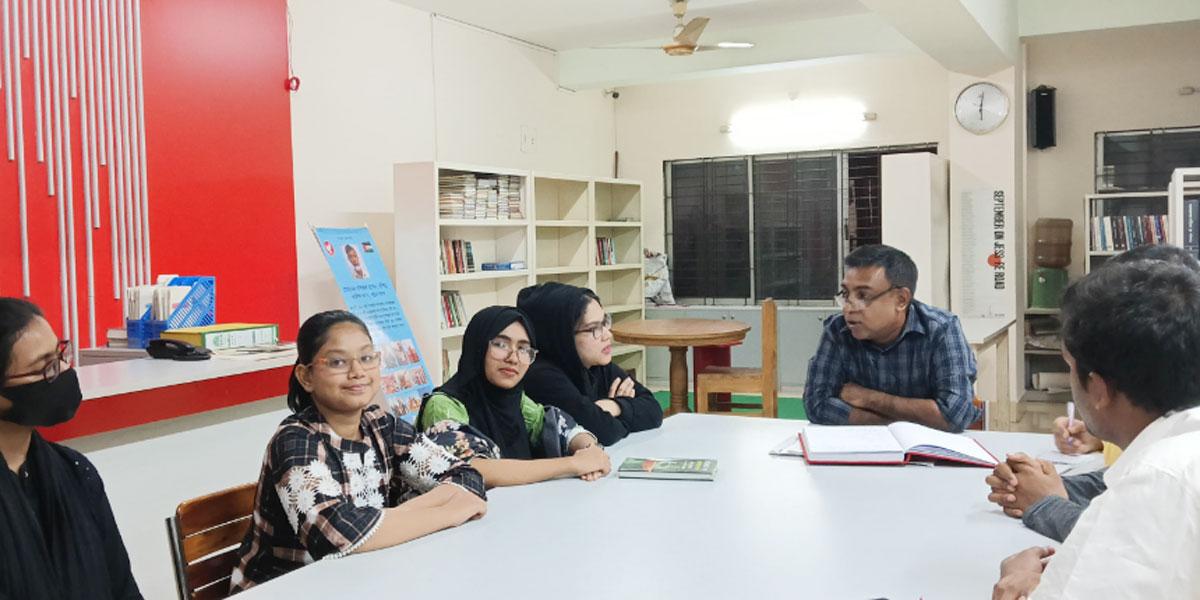 পাঠক খরায় ৫৩ বছরের শহিদ বাকী স্মৃতি পাঠাগার