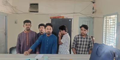 চাঁদপুরে সরকার বিরোধী লিফলেট বিতরণকালে আটক ৭