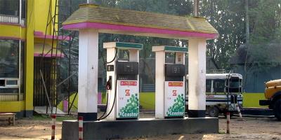 উত্তরবঙ্গে পেট্রোলপাম্পে ধর্মঘট চলছে