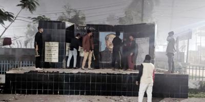 পটুয়াখালীতে শেখ মুজিবের ম্যুরাল ভাঙচুর