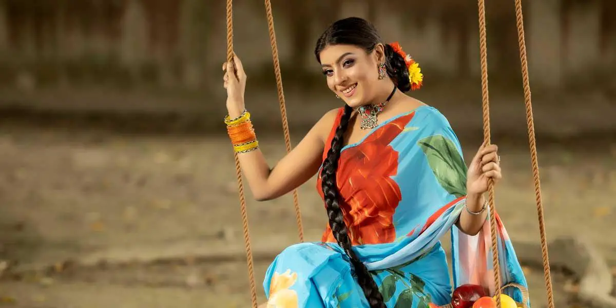 বসন্তে ফুলেল পোশাক