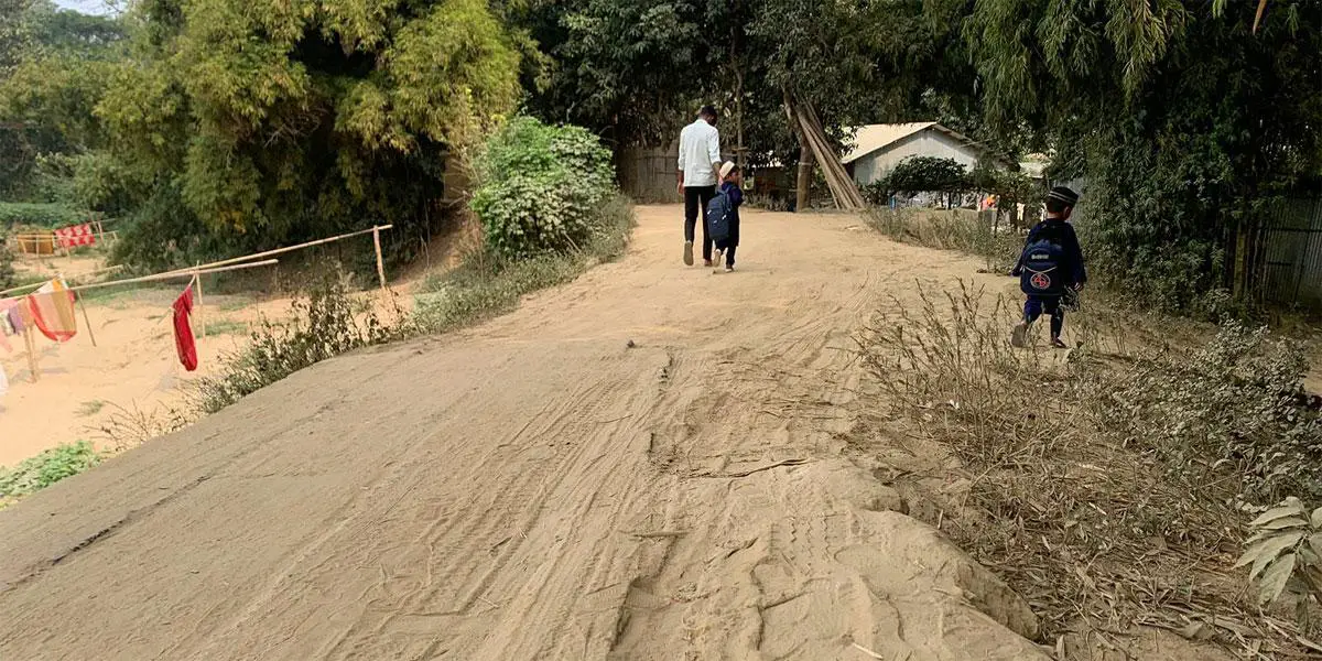 বেহাল সড়কের কারণে আত্মীয়তায় অনাগ্রহ