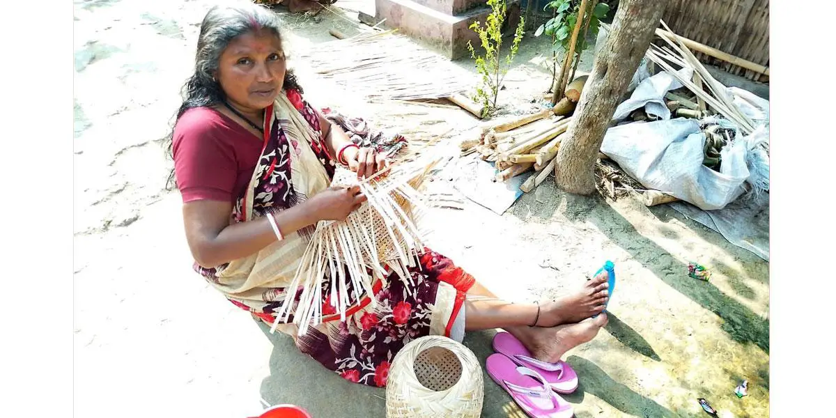 নড়াইলে কমছে বাঁশ-বেত শিল্পের চাহিদা