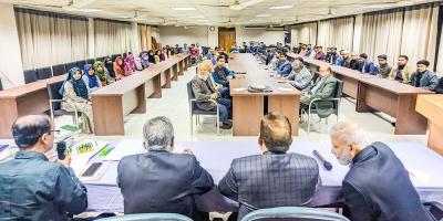 মেধাবীদের পুরস্কার দিলেন কৃষিবিদ এনামুল হক ভূইয়া