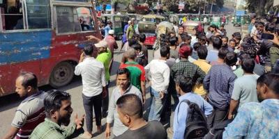 চট্টগ্রামে অটোরিকশাচালকদের সড়ক অবরোধ