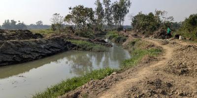 পটিয়ায় খাল খনন প্রকল্প: চাঁদাবাজের অত্যাচারে বন্ধ কাজ