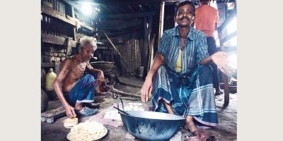 বরিশালের গুঠিয়া সন্দেশ: ঐতিহ্য ধরে রাখার চেষ্টা
