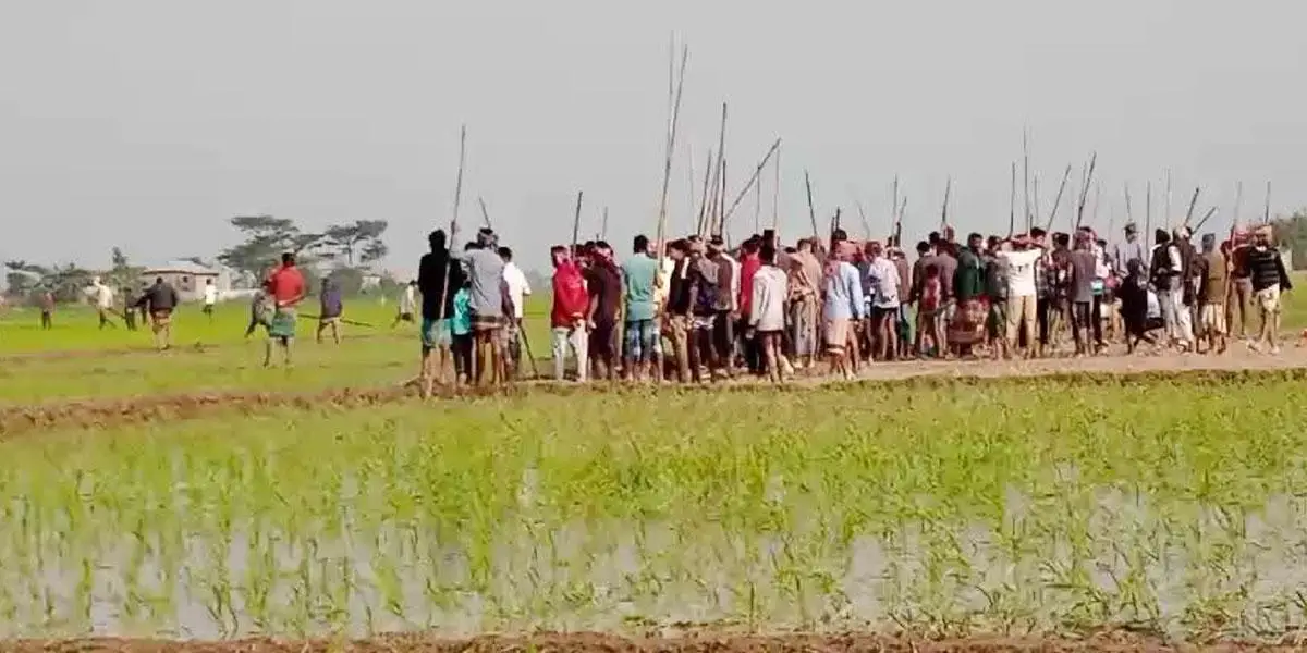 গরুর ধান খাওয়াকে কেন্দ্র করে ২ গ্রামবাসীর সংঘর্ষে আহত ৪০