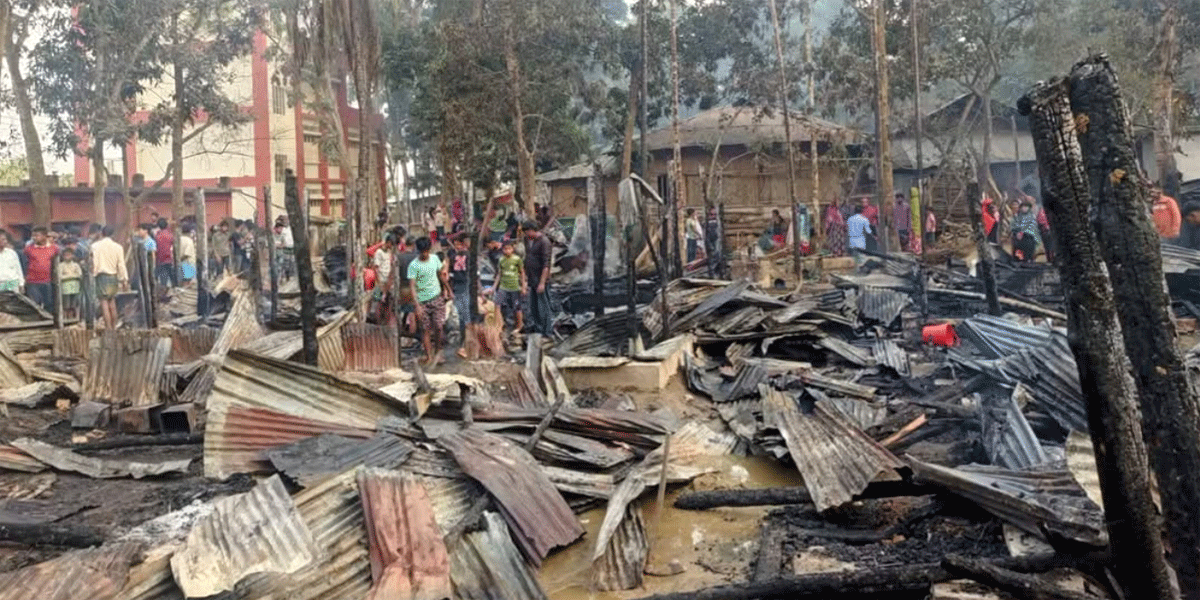 রাঙামাটিতে পৃথক দুটি অগ্নিকাণ্ডে ৬ বসতঘর পুড়ে ছাই