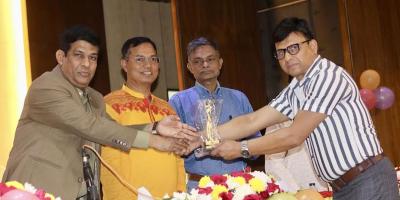সাঁকো বর্ষসেরা পুরস্কার পেলেন ২১ লেখক-আবৃত্তিকার